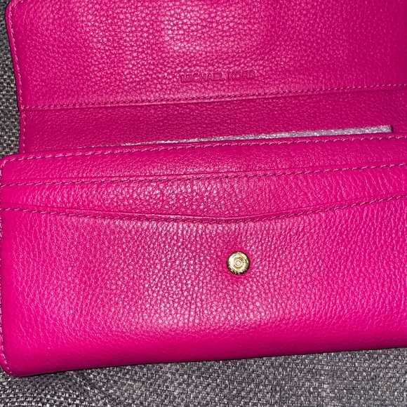 Brand New Michael Kors wallet - Picture 10 of 11